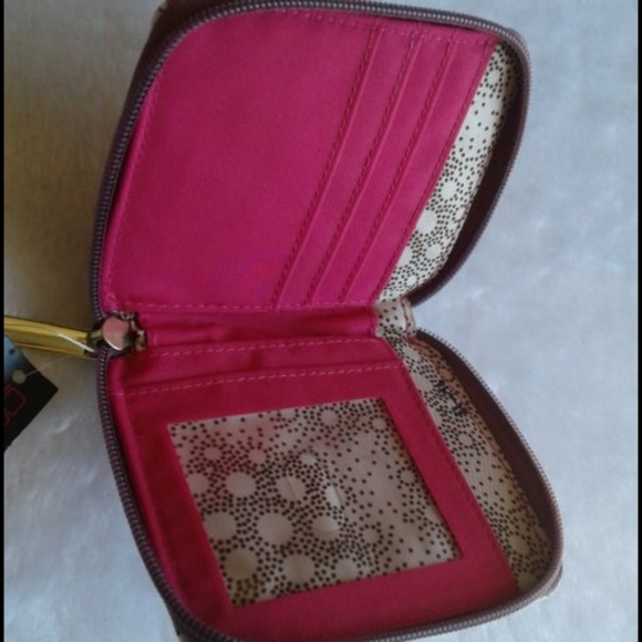 No no mini wallet 🤦 - Picture 4 of 8